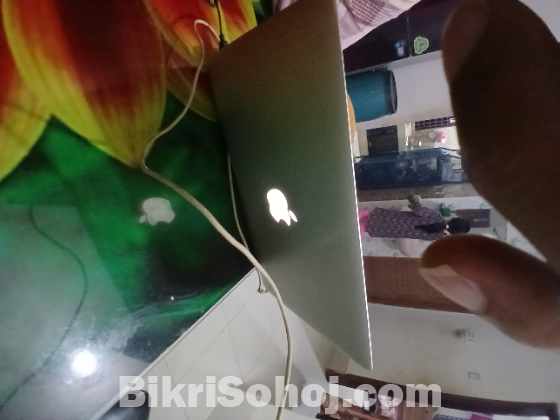 Macbook air i5
